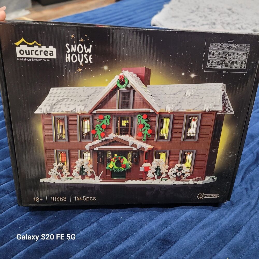 Christmas Holiday House, Christmas Holiday Snow Village 1445 pieces